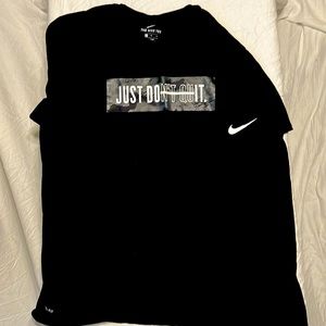 Men’s Nike t-shirt